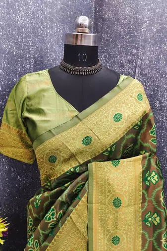 LIGHT GREEN ART SILK BANARASI JACUARD WORK SAREE WITH UNSTITCHED BLOUSE PIECE