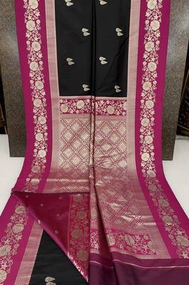 Black soft silk blend saree with zari weaving meenakari design 5