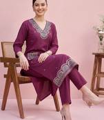 Women Ethnic Motifs Embroidered Thread Work Cotton Kurta with Trousers