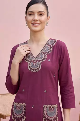 Women Ethnic Motifs Embroidered Thread Work Cotton Kurta with Trousers