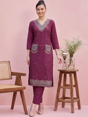 Women Ethnic Motifs Embroidered Thread Work Cotton Kurta with Trousers 3