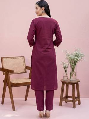 Women Ethnic Motifs Embroidered Thread Work Cotton Kurta with Trousers 6