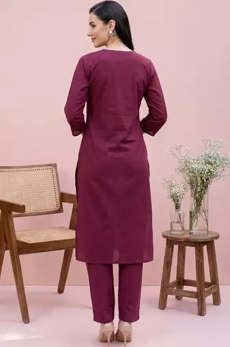 Women Ethnic Motifs Embroidered Thread Work Cotton Kurta with Trousers
