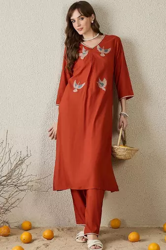 Women Ethnic Motifs Embroidered Pleated Thread Work Kurta with Trousers