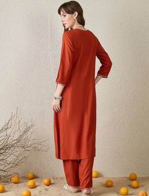 Women Ethnic Motifs Embroidered Pleated Thread Work Kurta with Trousers 4