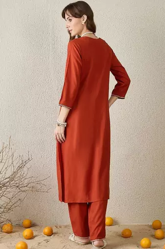 Women Ethnic Motifs Embroidered Pleated Thread Work Kurta with Trousers