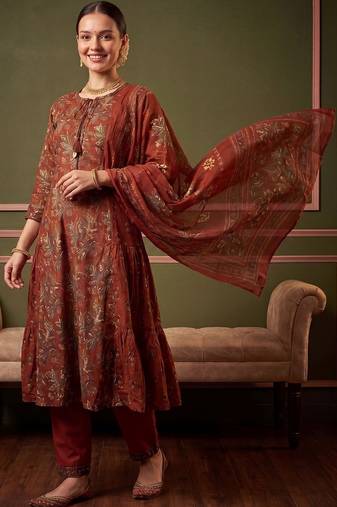 Women Ethnic Motifs Printed Tiered Cotton Kurta with Trousers & With Dupatta