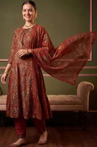 Women Ethnic Motifs Printed Tiered Cotton Kurta with Trousers & With Dupatta