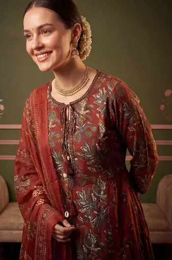 Women Ethnic Motifs Printed Tiered Cotton Kurta with Trousers & With Dupatta