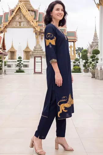 Women Ethnic Motifs Printed Kurta with Trousers