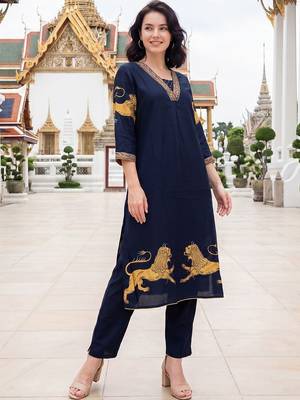 Women Ethnic Motifs Printed Kurta with Trousers 6
