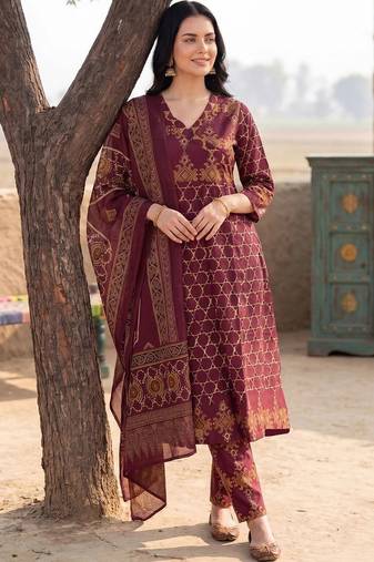 Women Printed Cotton Kurta with Trousers & With Dupatta