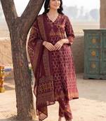 Women Printed Cotton Kurta with Trousers & With Dupatta