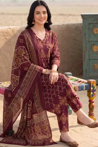Women Printed Cotton Kurta with Trousers & With Dupatta