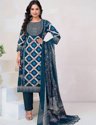 Women Floral Printed Sequinned Cotton Kurta with Trousers & With Dupatta 5