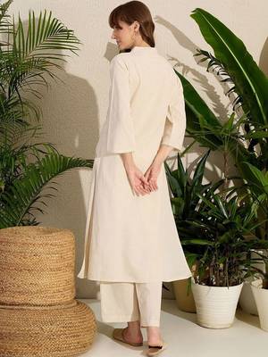 Women Animal Embroidered Thread Work Cotton Kurta with Trousers 4
