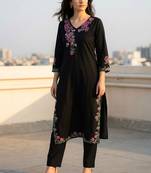 Women Floral Embroidered Thread Work Cotton Kurta with Trousers