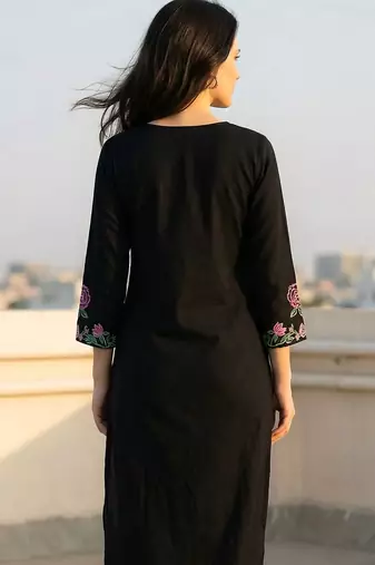 Women Floral Embroidered Thread Work Cotton Kurta with Trousers