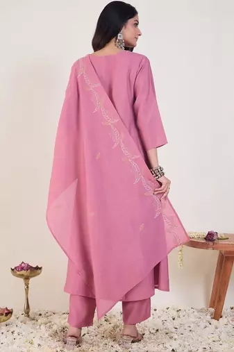 Floral Embroidered Thread Work A-Line Kurta & Trousers With Dupatta