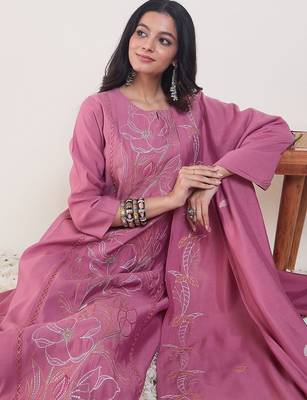 Floral Embroidered Thread Work A-Line Kurta & Trousers With Dupatta 4