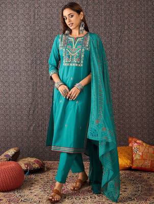Women Embroidered Straight Kurta Trousers With Dupatta Set 1