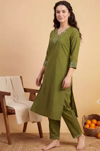 Women Mirror Work Kurta with Trousers