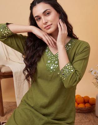 Women Mirror Work Kurta with Trousers 2