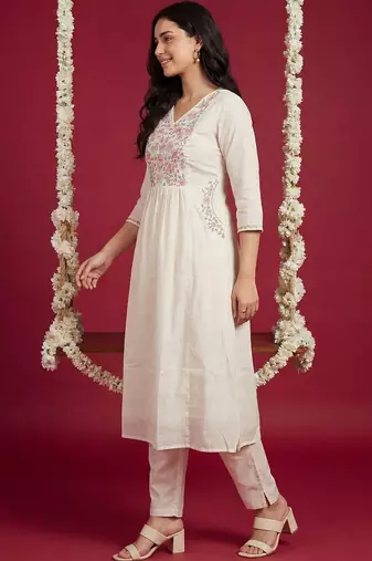 Women Floral Embroidered Empire Thread Work Cotton Kurta with Trousers