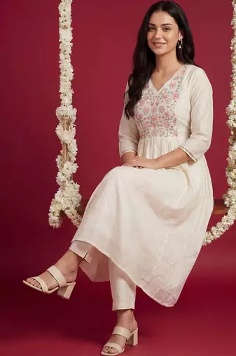 Women Floral Embroidered Empire Thread Work Cotton Kurta with Trousers