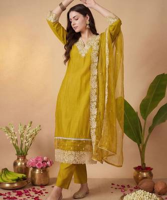 Women Ethnic Motifs Embroidered Thread Work Kurta With Trousers & Dupatta 1