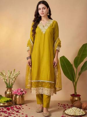 Women Ethnic Motifs Embroidered Thread Work Kurta With Trousers & Dupatta 6