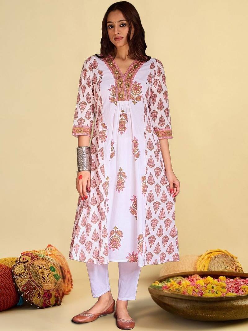 Women Ethnic Motifs Printed Tiered Cotton Kurta with Trousers