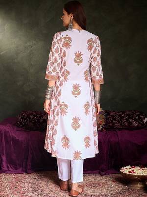 Women Ethnic Motifs Printed Tiered Cotton Kurta with Trousers 7