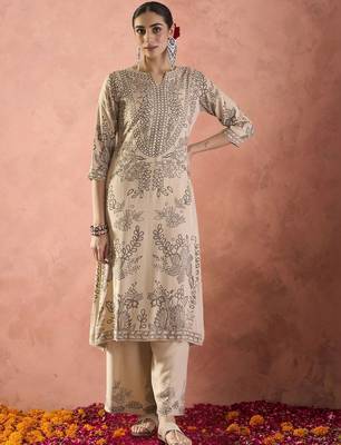 Women Ethnic Motifs Printed Sequinned Kurta with Trousers 1