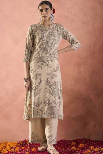 Women Ethnic Motifs Printed Sequinned Kurta with Trousers