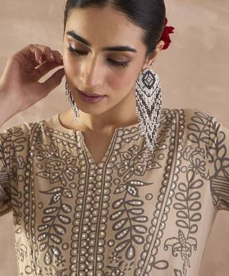 Women Ethnic Motifs Printed Sequinned Kurta with Trousers 3