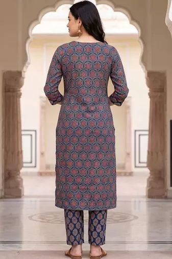 Women Ethnic Motifs Printed Cotton Kurta with Trousers & With Dupatta