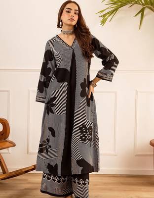 Women Printed Kurta with Palazzos 2