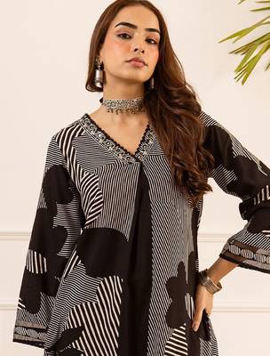 Women Printed Kurta with Palazzos 3