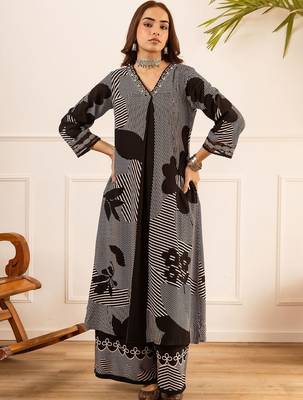 Women Printed Kurta with Palazzos 1
