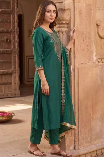 Women Ethnic Motifs Embroidered Thread Work Liva Kurta with Trousers & With Dupatta