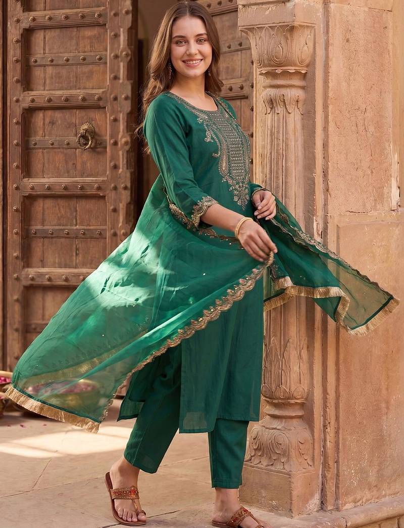 Women Ethnic Motifs Embroidered Thread Work Liva Kurta with Trousers & With Dupatta