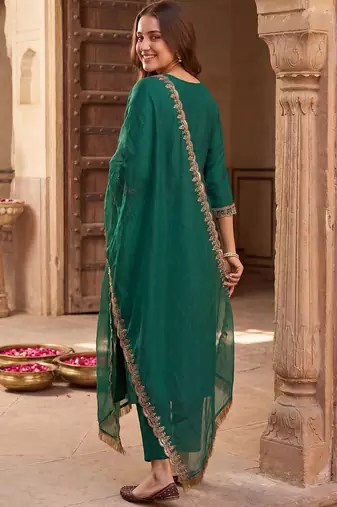 Women Ethnic Motifs Embroidered Thread Work Liva Kurta with Trousers & With Dupatta