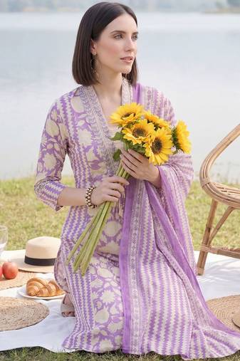 Women Floral Printed Panelled Mirror Work Cotton Kurta with Trousers & With Dupatta