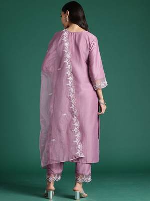 Women Ethnic Motifs Embroidered Kurta with Trousers & Dupatta 4