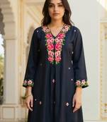 Women Floral Embroidered Kurta with Trousers