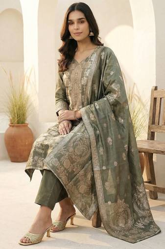 Women Ethnic Motifs Kurta with Trousers & With Dupatta