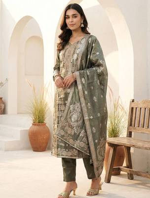 Women Ethnic Motifs Kurta with Trousers & With Dupatta 2