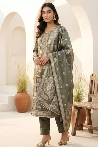 Women Ethnic Motifs Kurta with Trousers & With Dupatta