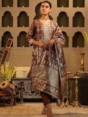 Women Ethnic Motifs Printed Kurta with Trousers & Dupatta 2